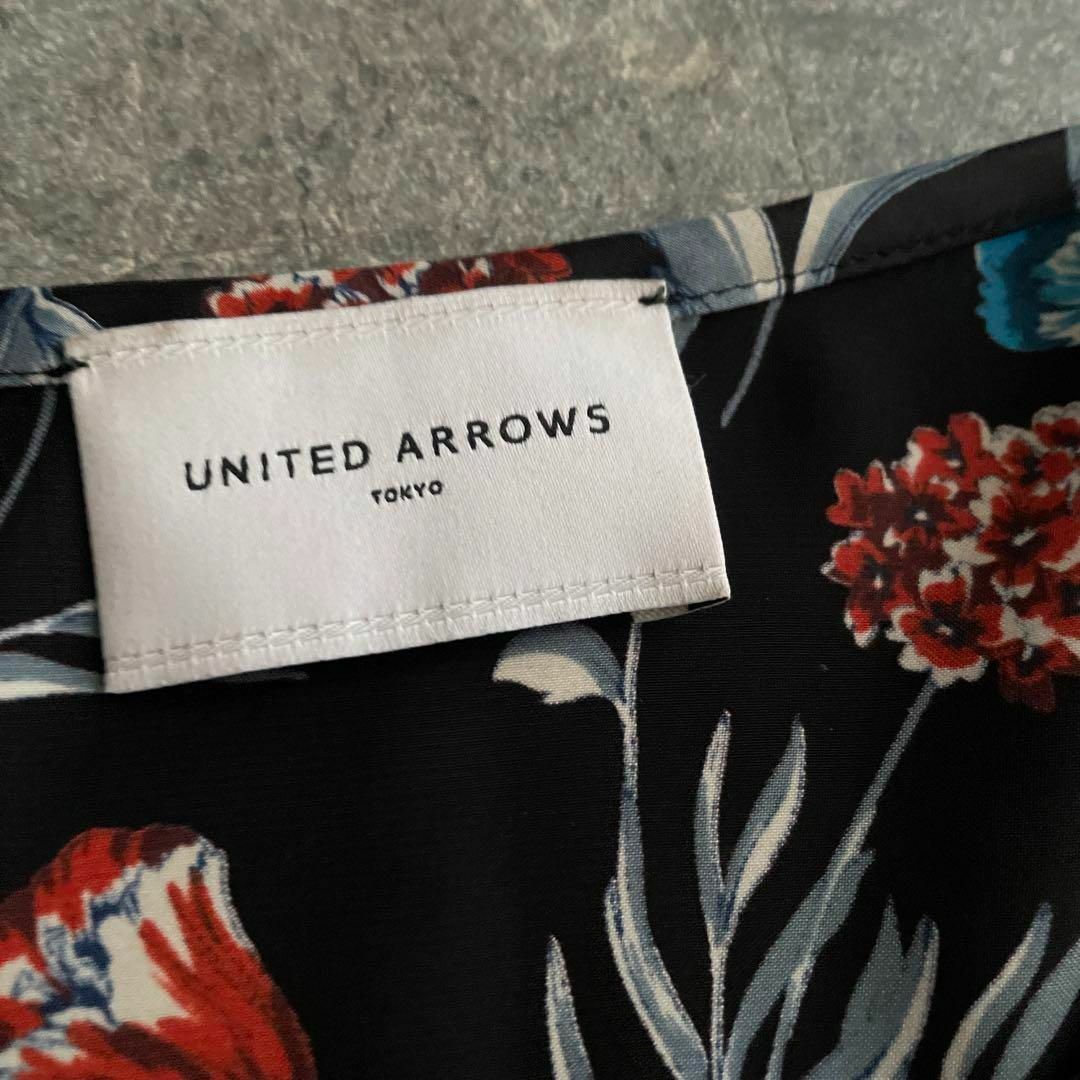 UNITED ARROWS(ユナイテッドアローズ)のUNITED ARROWS ユナイテッドアローズ 花柄 ブラウス シャツ レディースのトップス(シャツ/ブラウス(長袖/七分))の商品写真