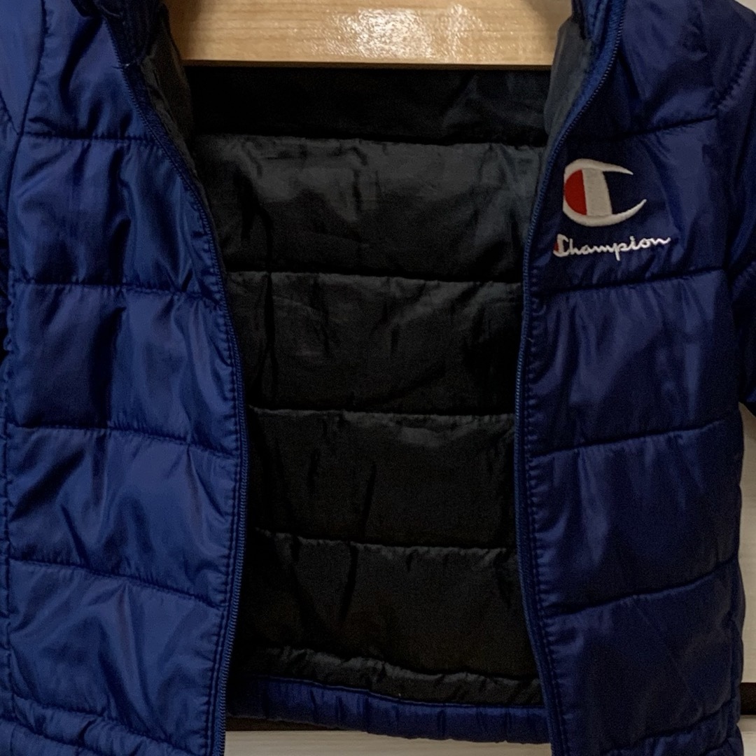 Champion(チャンピオン)のChampion キッズダウンジャケット　ネイビー　サイズ80 キッズ/ベビー/マタニティのベビー服(~85cm)(ジャケット/コート)の商品写真