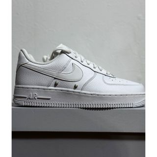 ナイキ(NIKE)の【ナイキ ウィメンズ エアフォース 1 07 SE】(スニーカー)