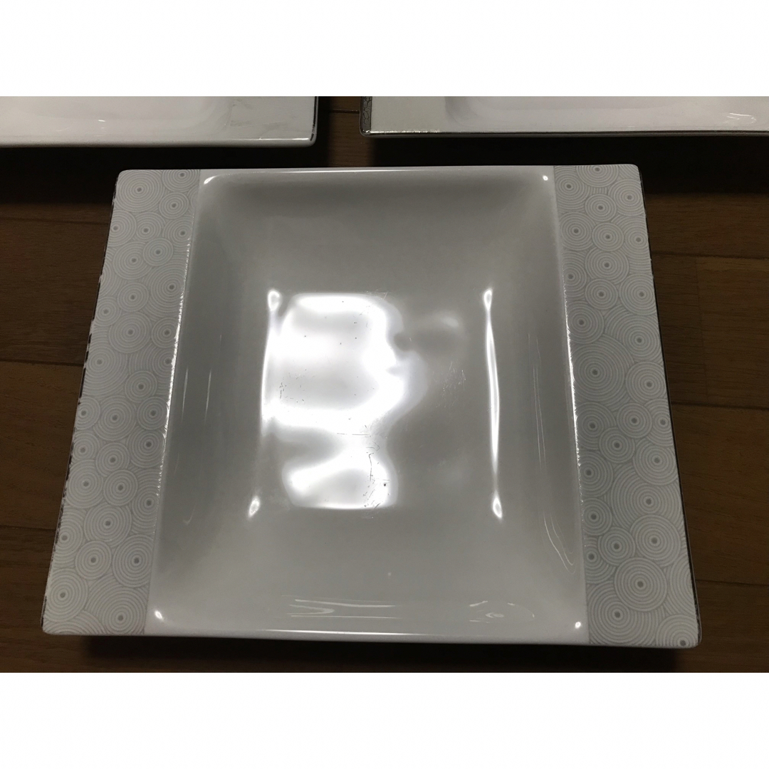 DEVA FINE BONE CHINA 3枚セット インテリア/住まい/日用品のキッチン/食器(食器)の商品写真