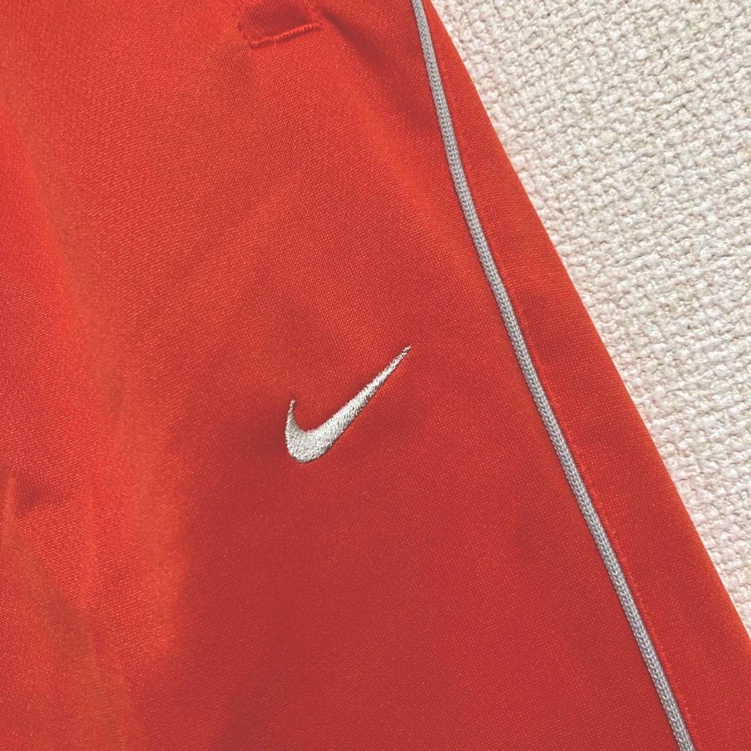 NIKE(ナイキ)のナイキ NIKE ジャージ パンツ　トラックパンツ 150 キッズ　男女兼用 キッズ/ベビー/マタニティのキッズ服男の子用(90cm~)(パンツ/スパッツ)の商品写真