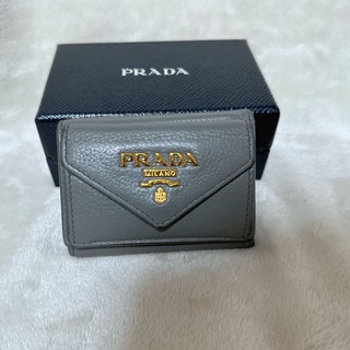 PRADA - 美品 プラダ ダブルホック 二つ折り財布（小銭入れ有り）M523 ...