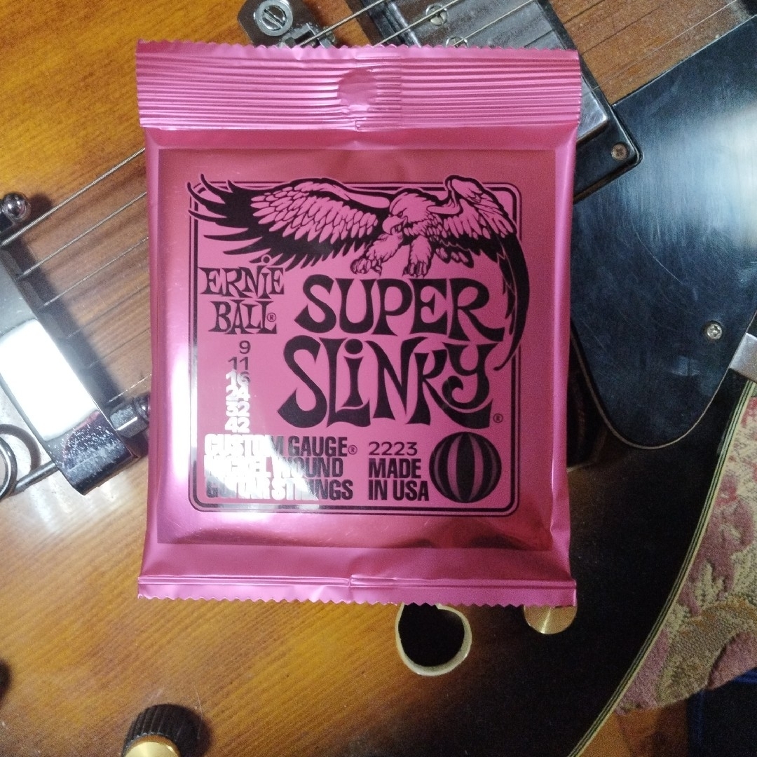 定番！ERNIE BALL 2223/Super Slinky 楽器のギター(エレキギター)の商品写真