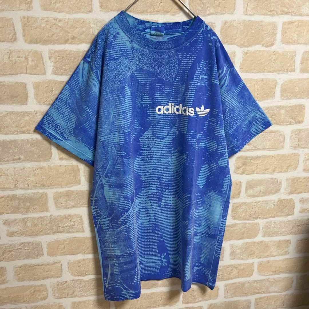 adidas(アディダス)の80s USA製 adidas アディダス Tシャツ ブルー 総柄 ロゴ バスケ メンズのトップス(Tシャツ/カットソー(半袖/袖なし))の商品写真