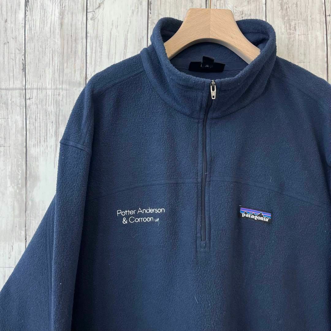 patagonia(パタゴニア)のアウトドアブランド古着　パタゴニア　ハーフジップ刺繍ロゴフリースシャツLネイビー メンズのジャケット/アウター(ブルゾン)の商品写真