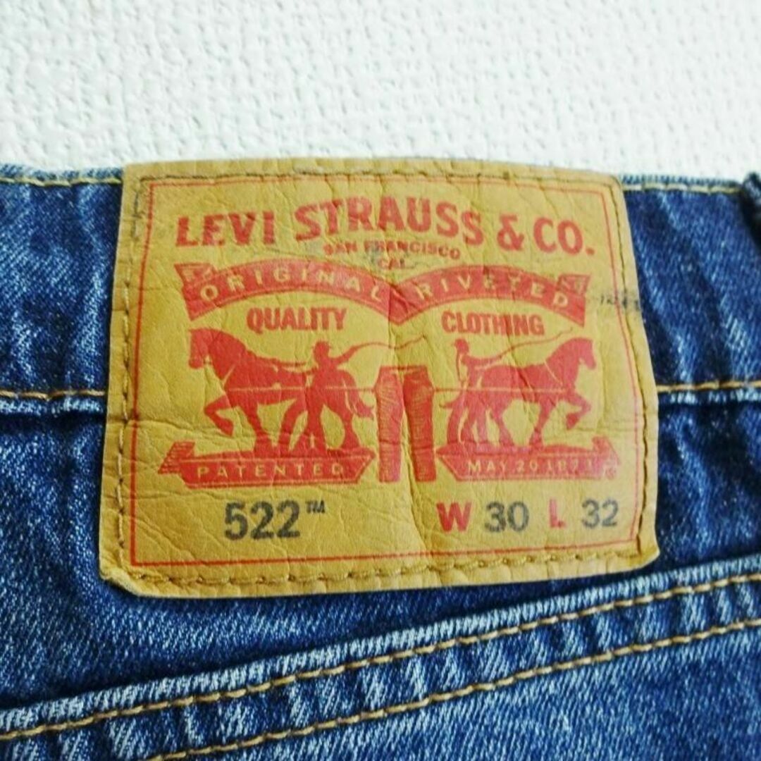 Levi's(リーバイス)のリーバイス　522　W79cm　ストレッチ　ハイウエスト スリムテーパード　藍青 メンズのパンツ(デニム/ジーンズ)の商品写真