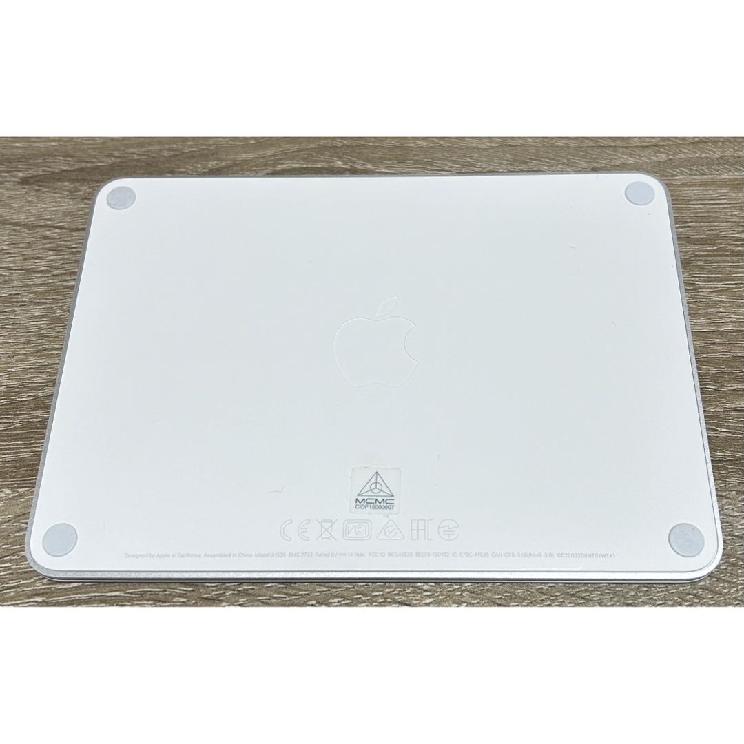 Apple(アップル)のApple Magic Trackpad 2 ホワイト トラックパッド スマホ/家電/カメラのPC/タブレット(PC周辺機器)の商品写真