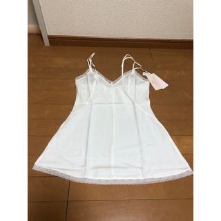 新品タグ付きのトリンプ17600円シルクキャミソールMサイズ   フロラーレ 