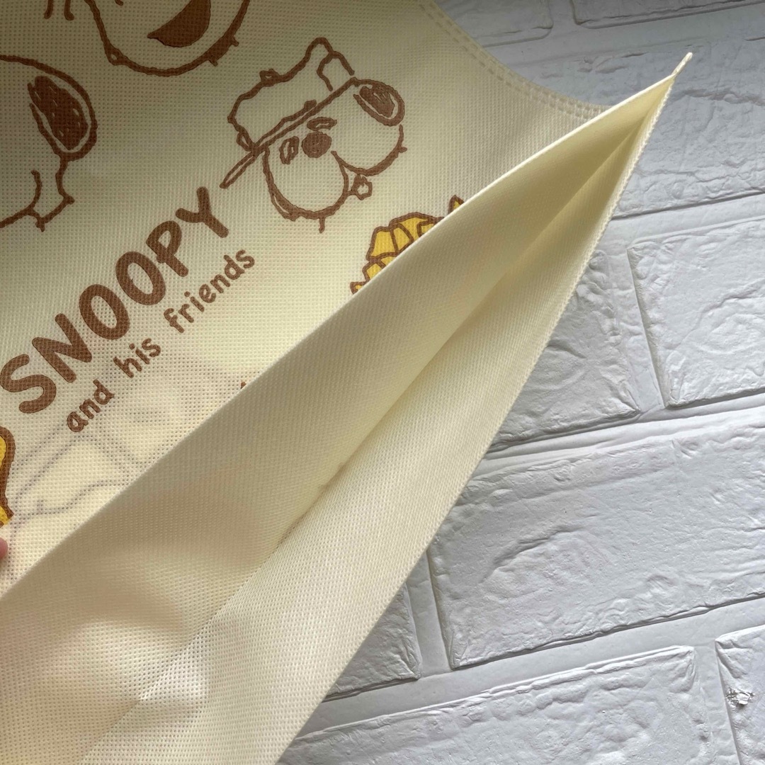 SNOOPY(スヌーピー)の 【4種】スヌーピー不織布トートバック レディースのバッグ(エコバッグ)の商品写真