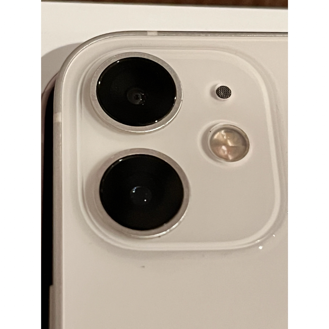 アップル iPhone12 mini 128GB ホワイト  スマホ/家電/カメラのスマートフォン/携帯電話(スマートフォン本体)の商品写真