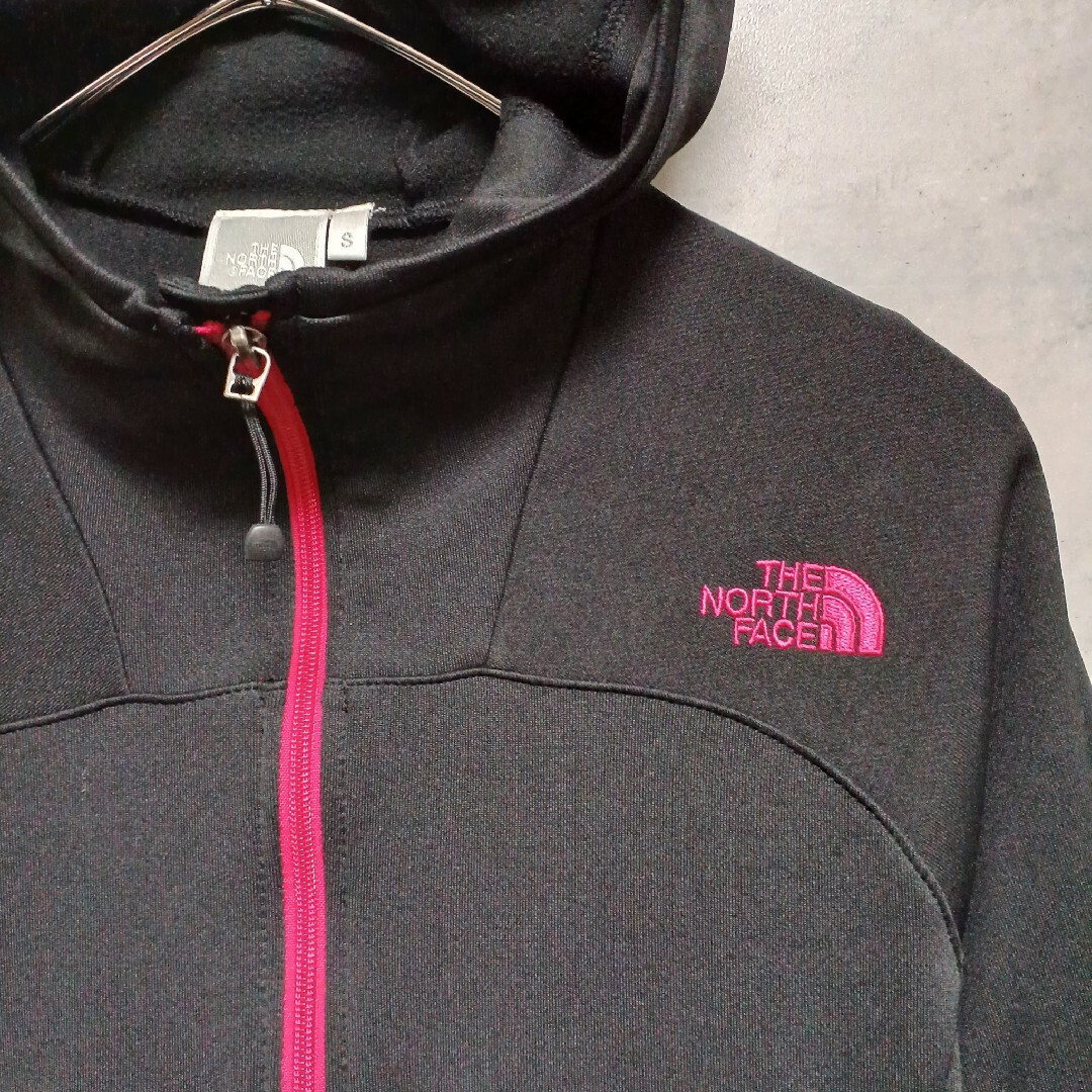 THE NORTH FACE(ザノースフェイス)の✨美品✨ THE NORTH FACE ノースフェイス ジップパーカー S レディースのトップス(パーカー)の商品写真