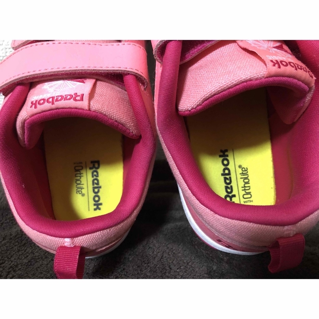 Reebok(リーボック)のリーボック　Reebok スニーカー　21.5 女の子　ピンク キッズ/ベビー/マタニティのキッズ靴/シューズ(15cm~)(スニーカー)の商品写真