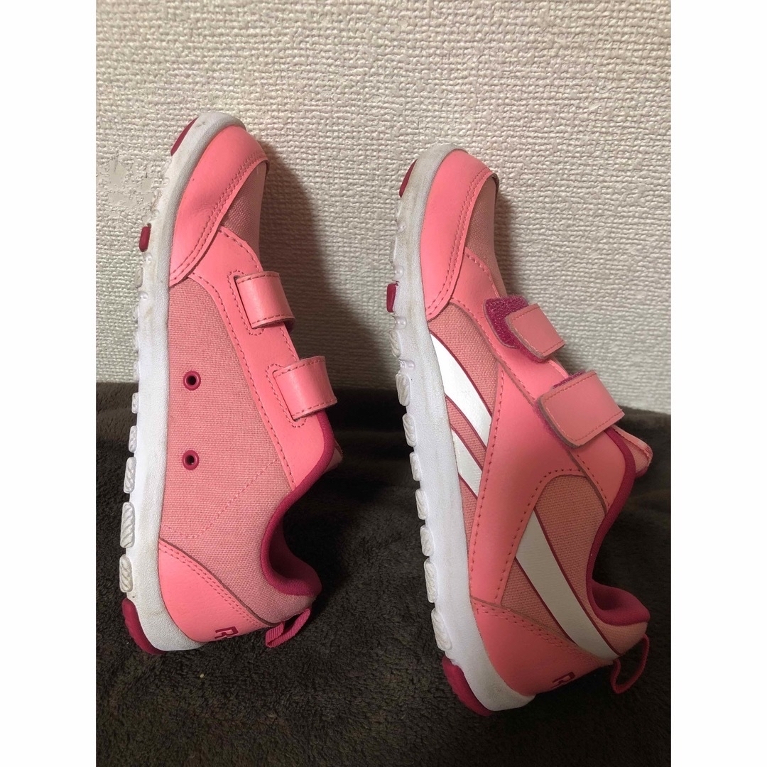 Reebok(リーボック)のリーボック　Reebok スニーカー　21.5 女の子　ピンク キッズ/ベビー/マタニティのキッズ靴/シューズ(15cm~)(スニーカー)の商品写真