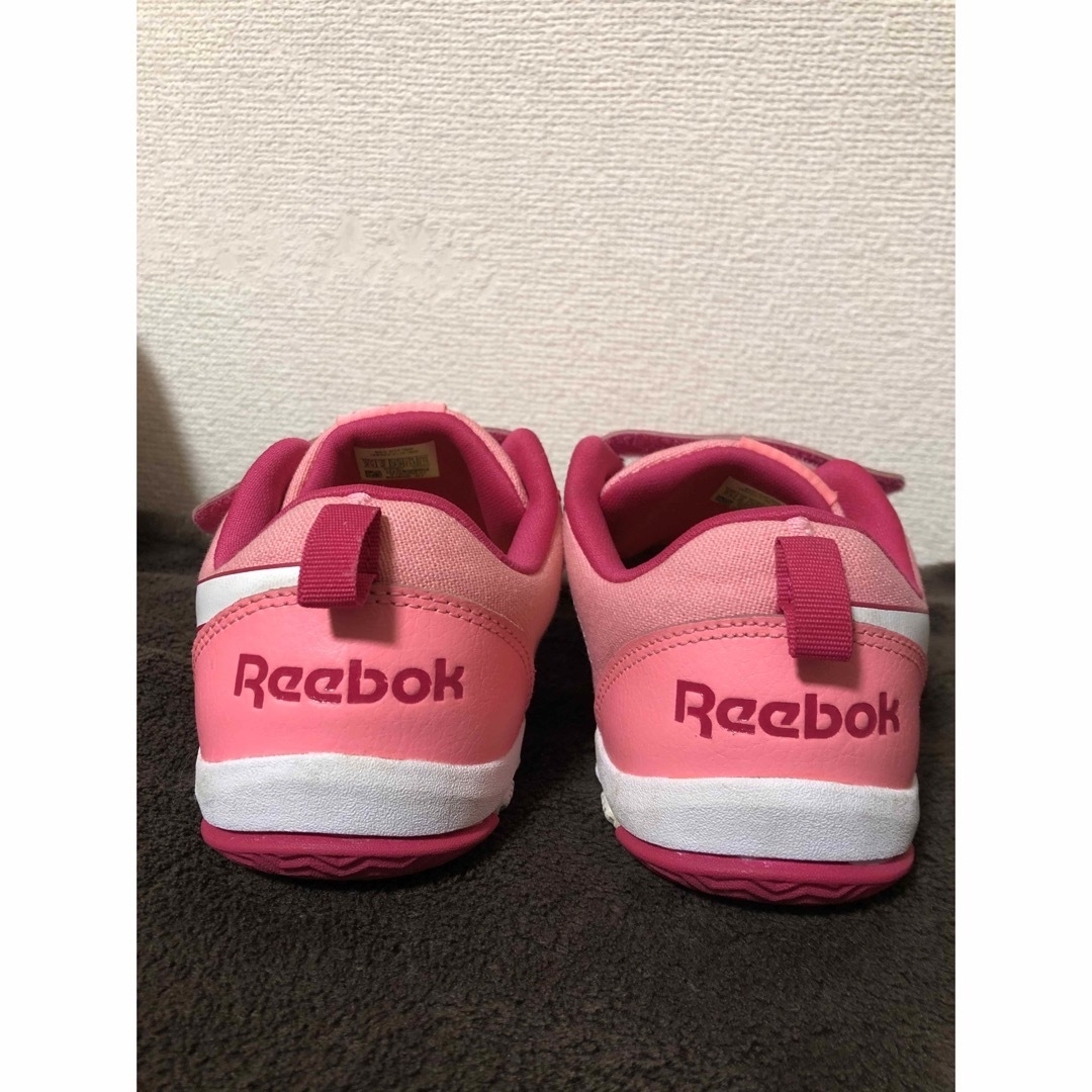 Reebok(リーボック)のリーボック　Reebok スニーカー　21.5 女の子　ピンク キッズ/ベビー/マタニティのキッズ靴/シューズ(15cm~)(スニーカー)の商品写真