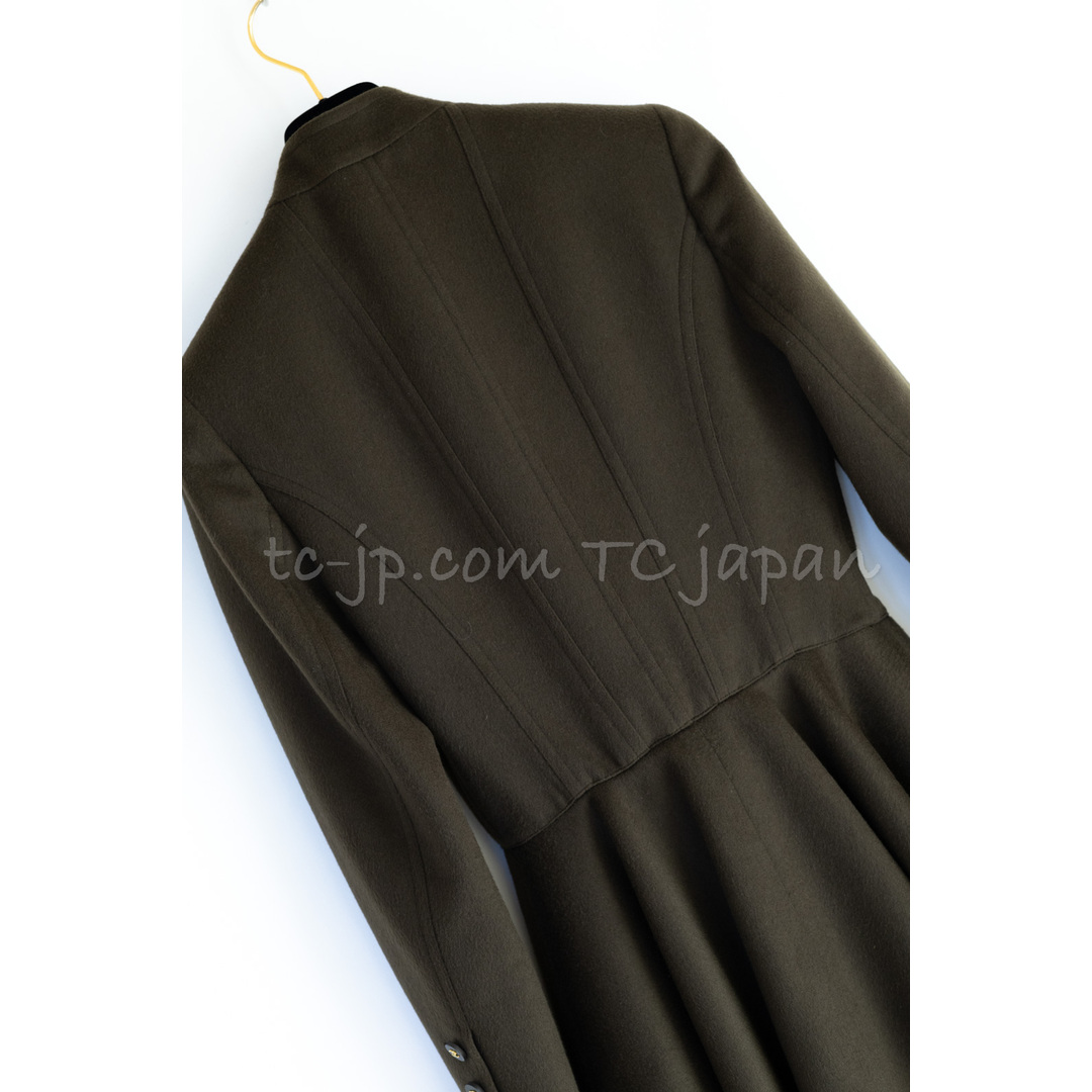 CHANEL(シャネル)のシャネル コート CHANEL 貴重すぎる限定コレクティブル オリーブ カシミヤ 100  メルトン サーキュラー ワンピース ドレス ジャケット ココボタン 34 36 レディースのジャケット/アウター(ロングコート)の商品写真