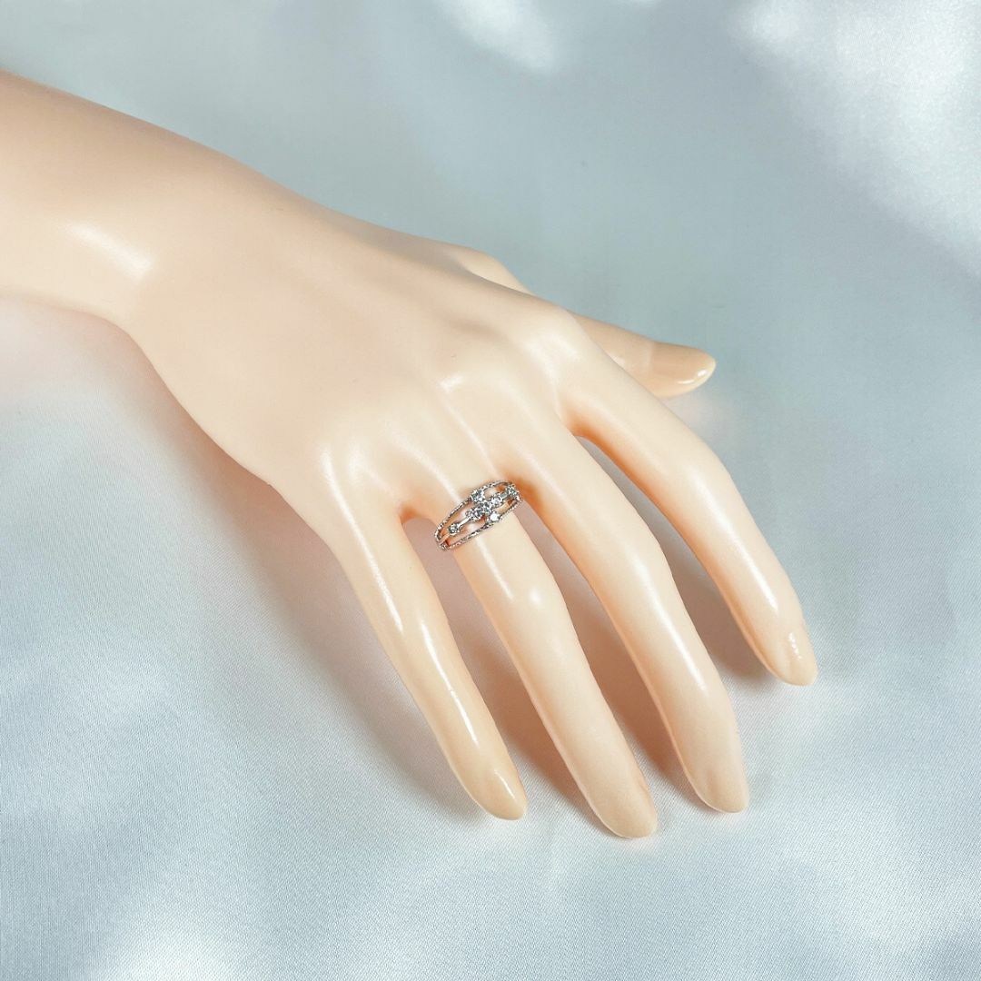K18wg 天然ダイヤモンド 0.22ct クロスモチーフリング レディースのアクセサリー(リング(指輪))の商品写真