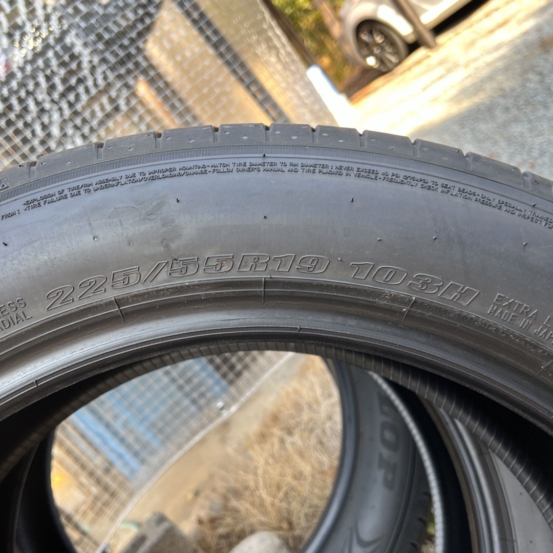 DUNLOP(ダンロップ)のDUNLOP SP SPORT MAXX 060 225/55R19新車外し 自動車/バイクの自動車(タイヤ)の商品写真