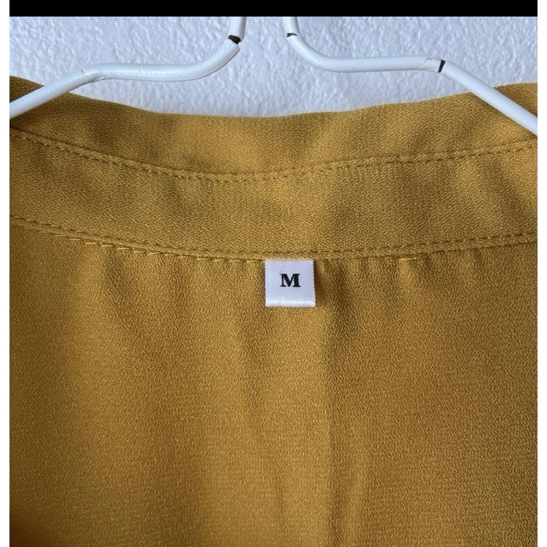 マスタードカラー　サマーブラウス レディースのトップス(シャツ/ブラウス(半袖/袖なし))の商品写真