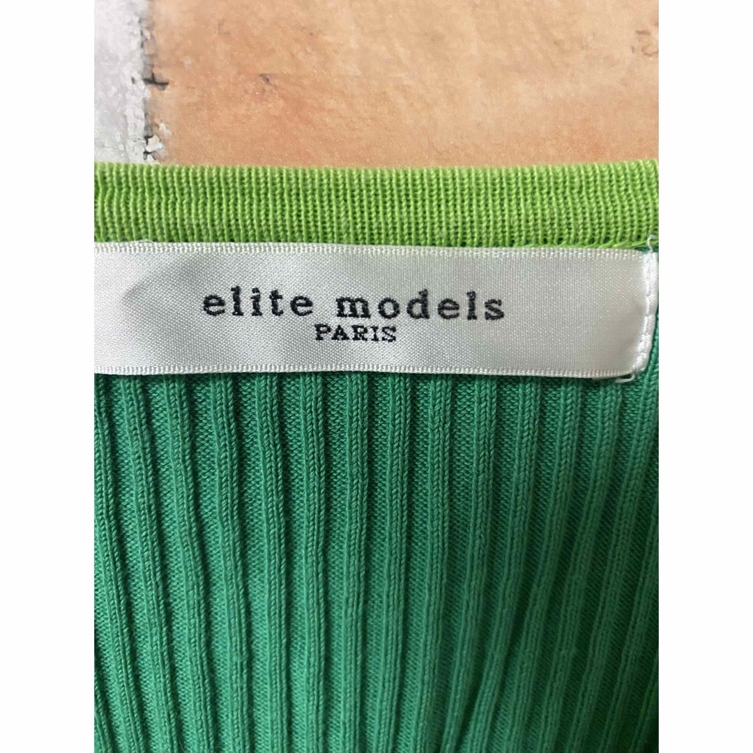 【お洒落】elitemodelsPARIS☆綺麗なグリーンのＶネックトップス！ レディースのトップス(カットソー(長袖/七分))の商品写真