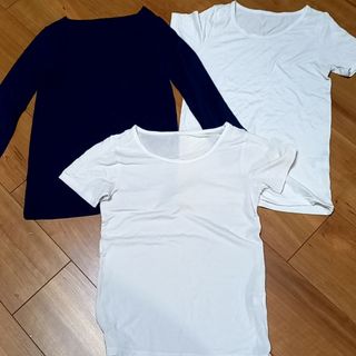 ユニクロ(UNIQLO)の130cm 肌着3枚　紺色ヒートテック長袖　白ヒートテック半袖　白エアリズム半袖(下着)