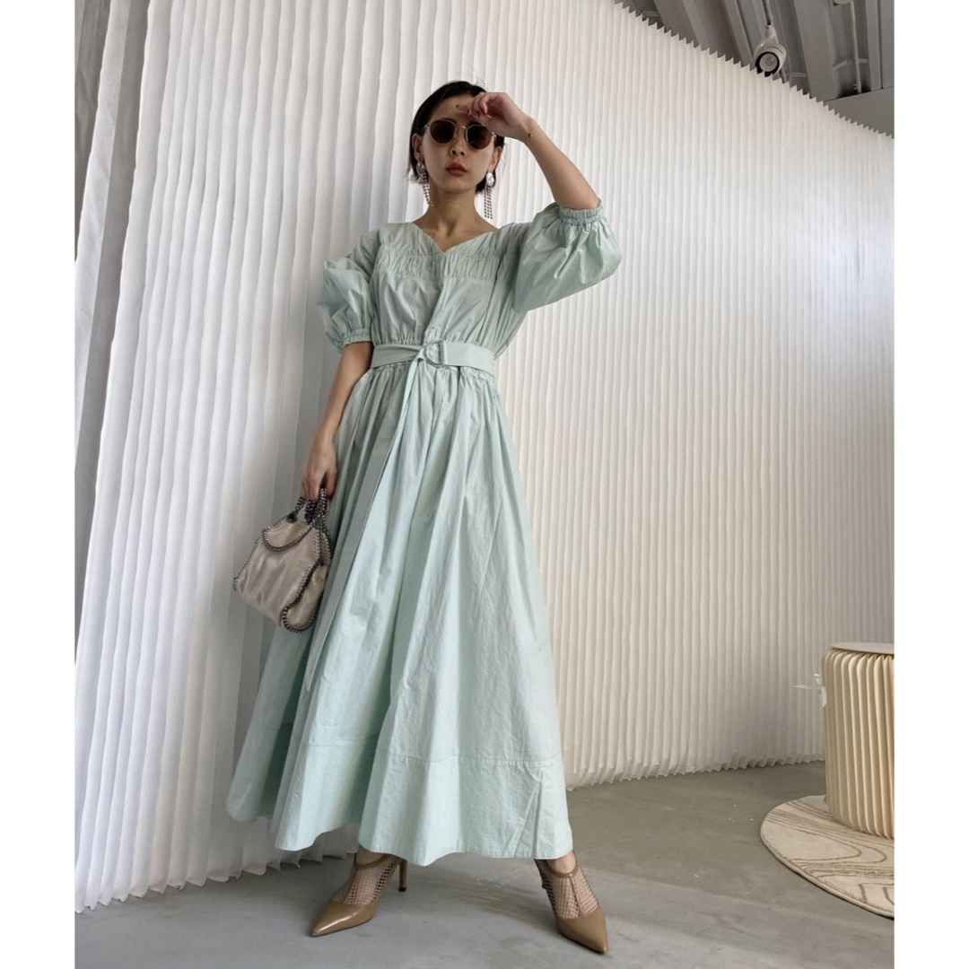 Ameri VINTAGE(アメリヴィンテージ)の大人気！【AMERI】SHIRRING VOLUME SLEEVEDRESS レディースのワンピース(ロングワンピース/マキシワンピース)の商品写真