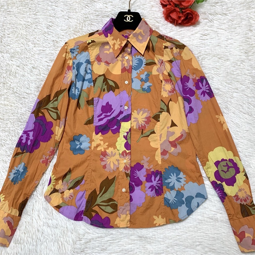 ETRO(エトロ)の【良品】ETRO 花柄 ボタニカルデザイン シャツ イタリア製 42 レディースのトップス(シャツ/ブラウス(長袖/七分))の商品写真