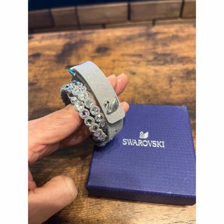 スワロフスキー(SWAROVSKI)の【値下げ】スワロフスキー　レザーブレスレット(ブレスレット/バングル)