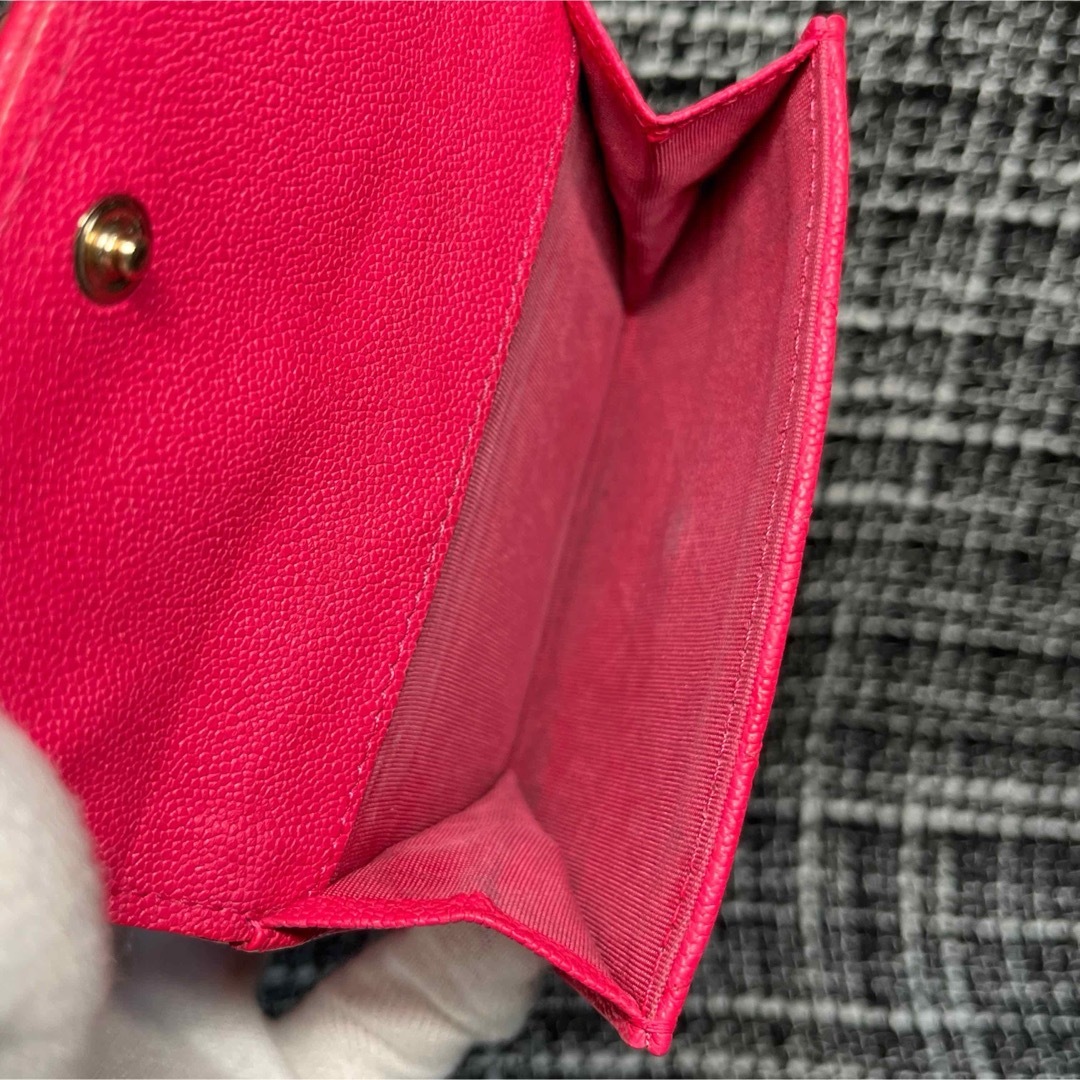 CHANEL(シャネル)のCHANEL ⭐︎30番台　ボーイシャネル　キャビアスキン  ミニウォレット　赤 レディースのファッション小物(財布)の商品写真