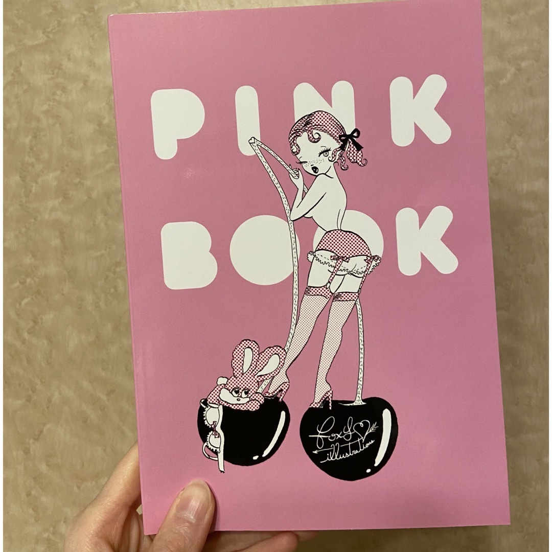 pink book 5years of foxy illustrations エンタメ/ホビーのおもちゃ/ぬいぐるみ(キャラクターグッズ)の商品写真