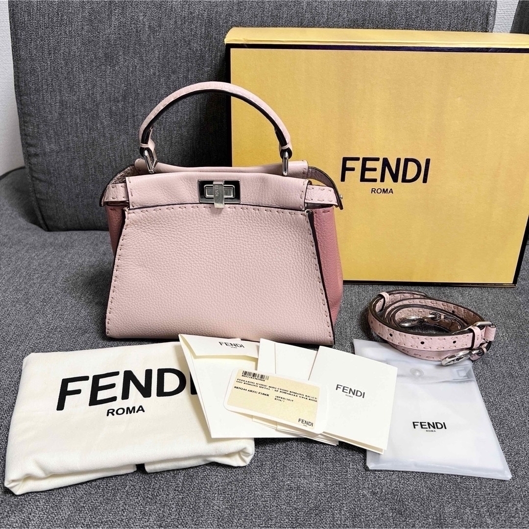 バッグ【限定レア】ミニ　ピーカブー　FENDI