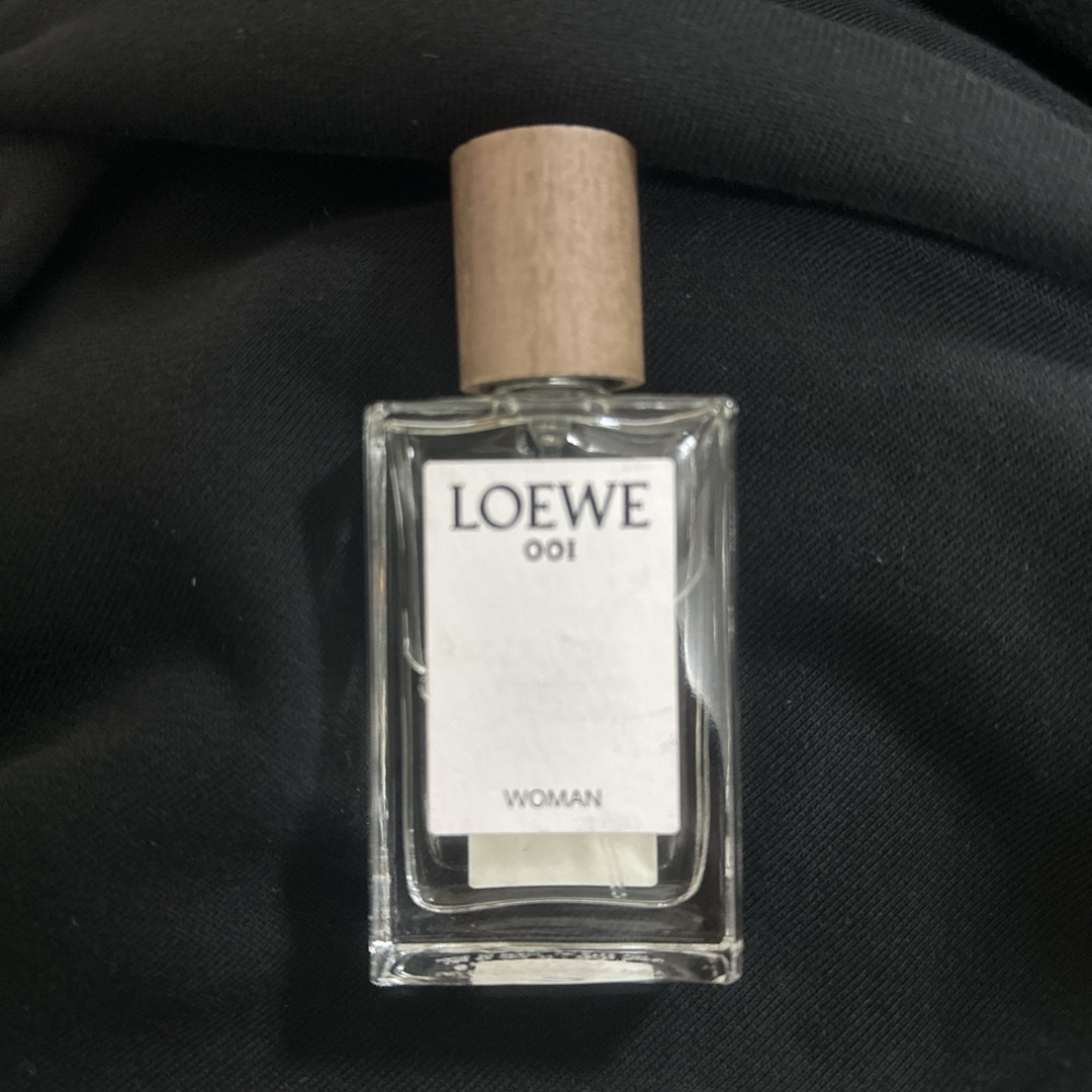 LOEWE(ロエベ)のロエベ　LOEWE 香水　001  woman 30ml コスメ/美容の香水(香水(女性用))の商品写真