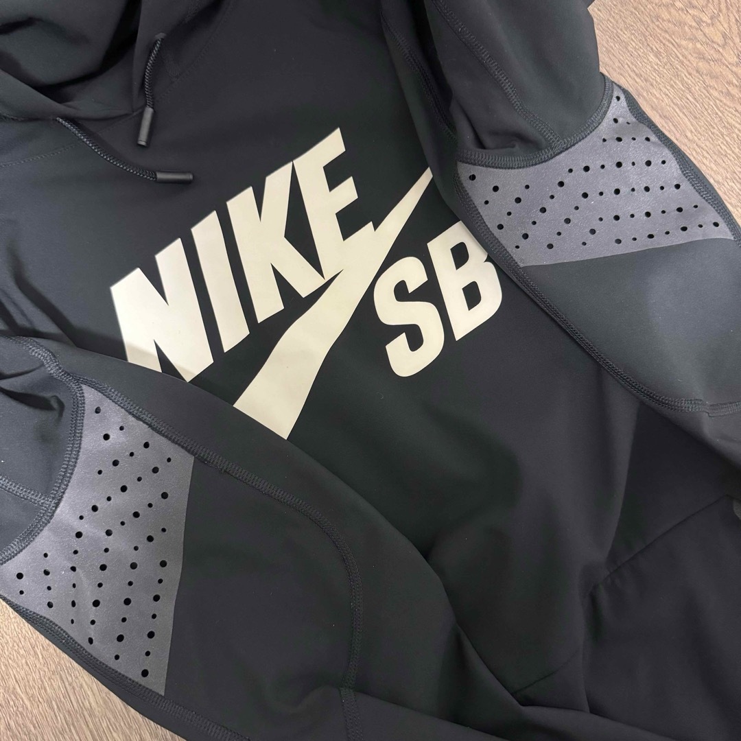 NIKE(ナイキ)のNIKE SB ナイキ エニグマ フーディー Enigma HOODIE スポーツ/アウトドアのスノーボード(ウエア/装備)の商品写真