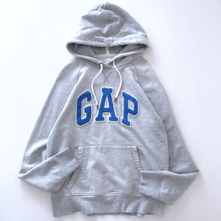 ギャップ(GAP)のギャップ　ロゴプルオーバーパーカー　グレー　ブルー　Sサイズ　男女兼用(パーカー)