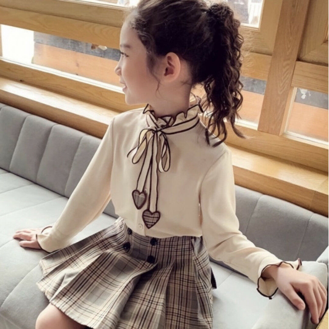 ハート リボンシャツ チェックスカートセット 110 キッズ フォーマル 人気  キッズ/ベビー/マタニティのキッズ服女の子用(90cm~)(ドレス/フォーマル)の商品写真