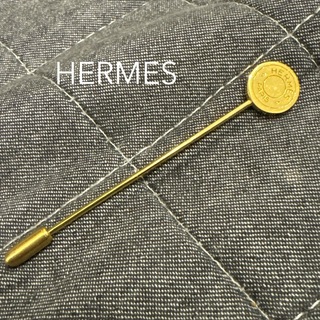 エルメス(Hermes)のHERMES エルメス セリエラペルピン ピンバッジ ブローチ ゴールド 希少(ブローチ/コサージュ)