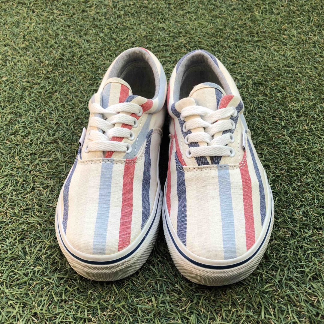 VANS(ヴァンズ)の美品23.5 VANS ERA ヴァンズ エラ  HW746 レディースの靴/シューズ(スニーカー)の商品写真