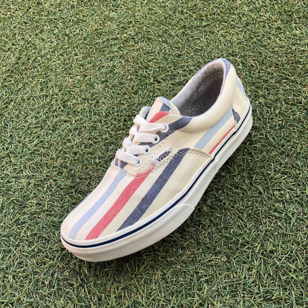 VANS(ヴァンズ)の美品23.5 VANS ERA ヴァンズ エラ  HW746 レディースの靴/シューズ(スニーカー)の商品写真