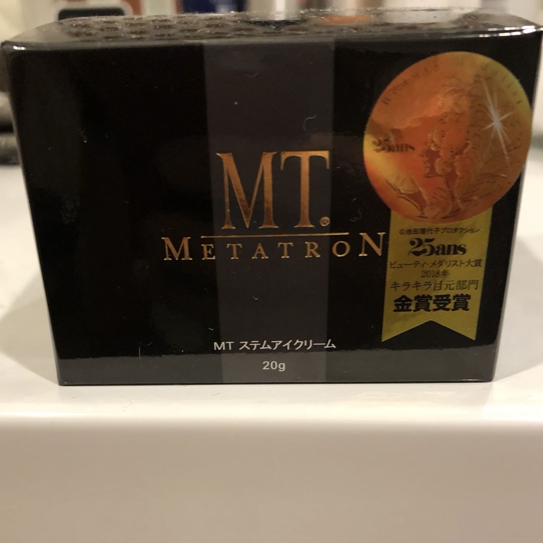 MT METATRON(エムティメタトロン)の送料無料！ステムアイクリーム　1個　新品 コスメ/美容のスキンケア/基礎化粧品(アイケア/アイクリーム)の商品写真