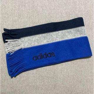 アディダス(adidas)のアディダス】ストライプマフラー　暖かい　ブルー グレー　ブラック(マフラー)