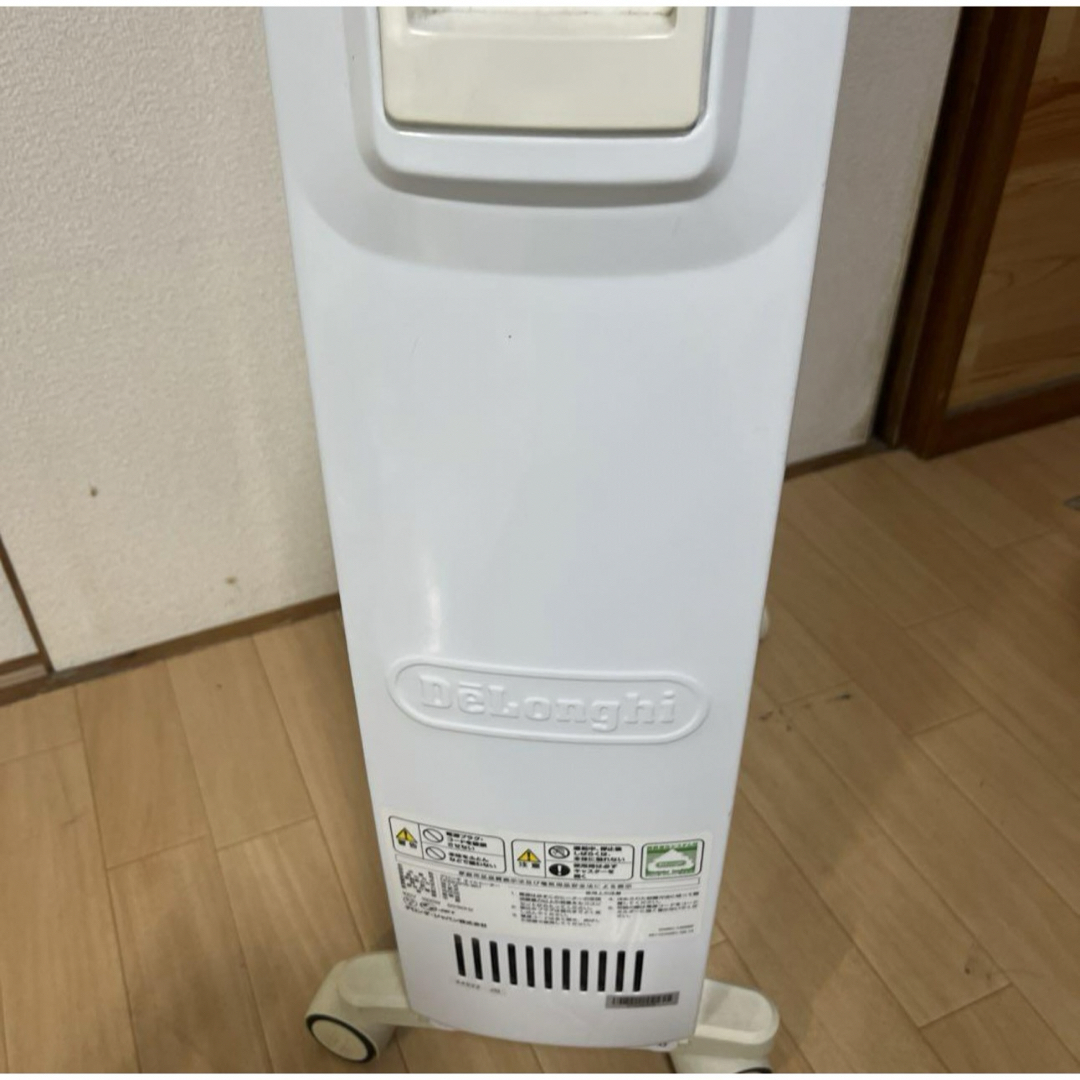 DeLonghi(デロンギ)の【送料込み】ドラゴンデジタル TDD0915W (color:ピュアホワイト ) スマホ/家電/カメラの冷暖房/空調(オイルヒーター)の商品写真