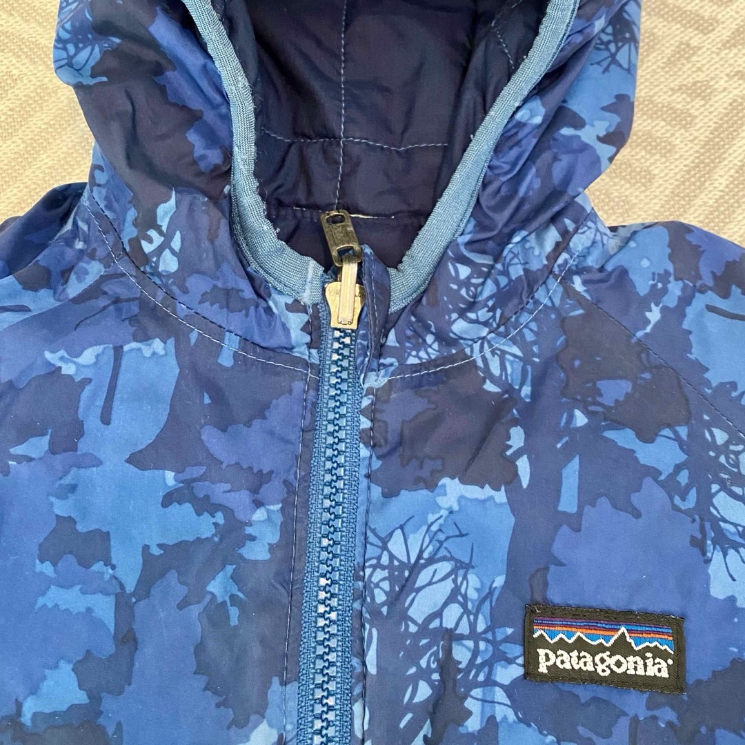 patagonia(パタゴニア)のパタゴニア　リバーシブルパフボールジャケット　2T キッズ/ベビー/マタニティのベビー服(~85cm)(ジャケット/コート)の商品写真