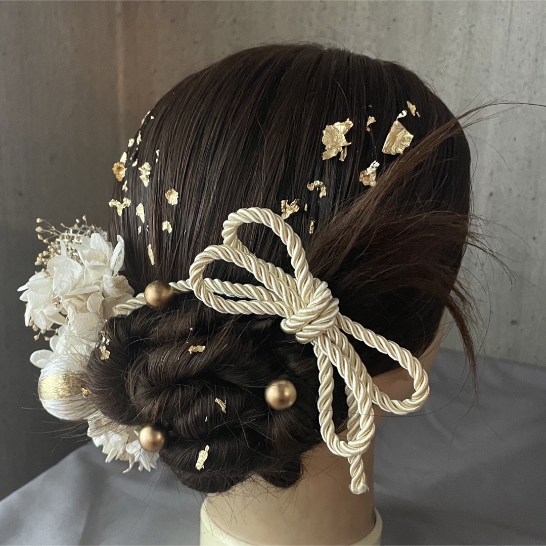 金箔フレーク付き♡カチモリヘアに♡ドライフラワー髪飾り♡卒業式　成人式　袴　和装 レディースのヘアアクセサリー(ヘアピン)の商品写真