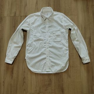 エンジニアードガーメンツ(Engineered Garments)のエンジニアードガーメンツ　シャツ　白　M(シャツ)