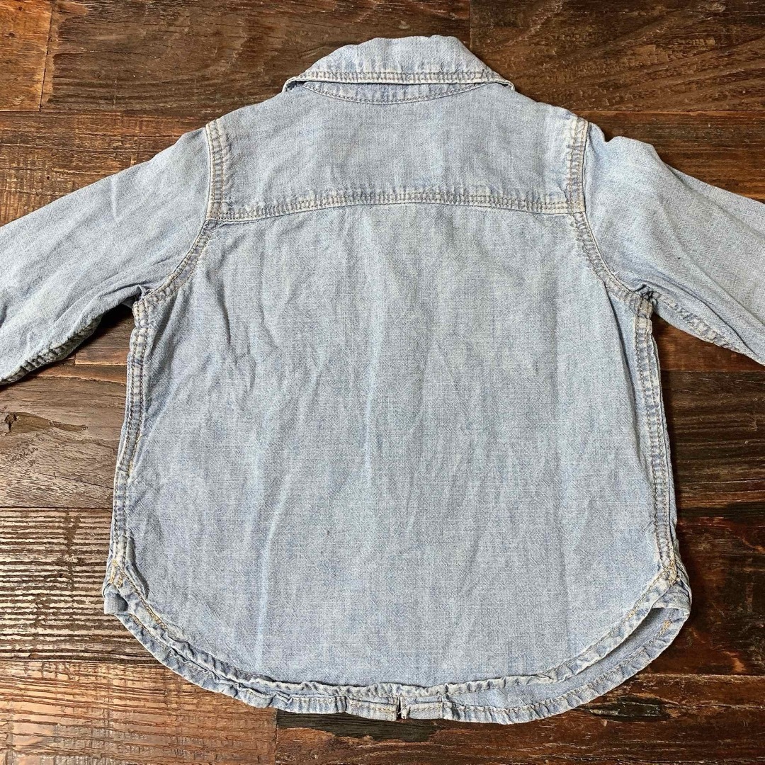 babyGAP(ベビーギャップ)のbabygapとH&M シャツ2枚セット キッズ/ベビー/マタニティのキッズ服男の子用(90cm~)(ブラウス)の商品写真