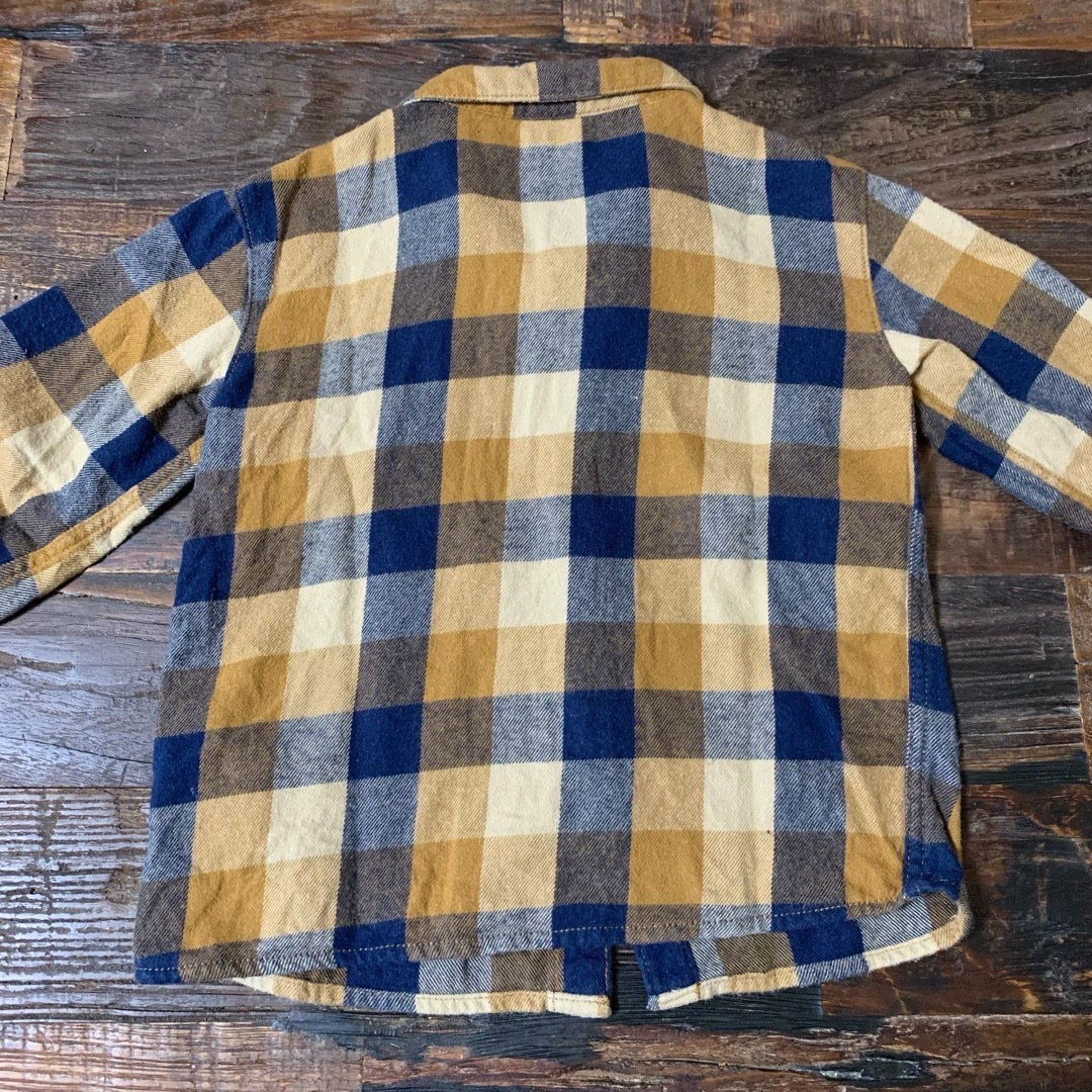 babyGAP(ベビーギャップ)のbabygapとH&M シャツ2枚セット キッズ/ベビー/マタニティのキッズ服男の子用(90cm~)(ブラウス)の商品写真