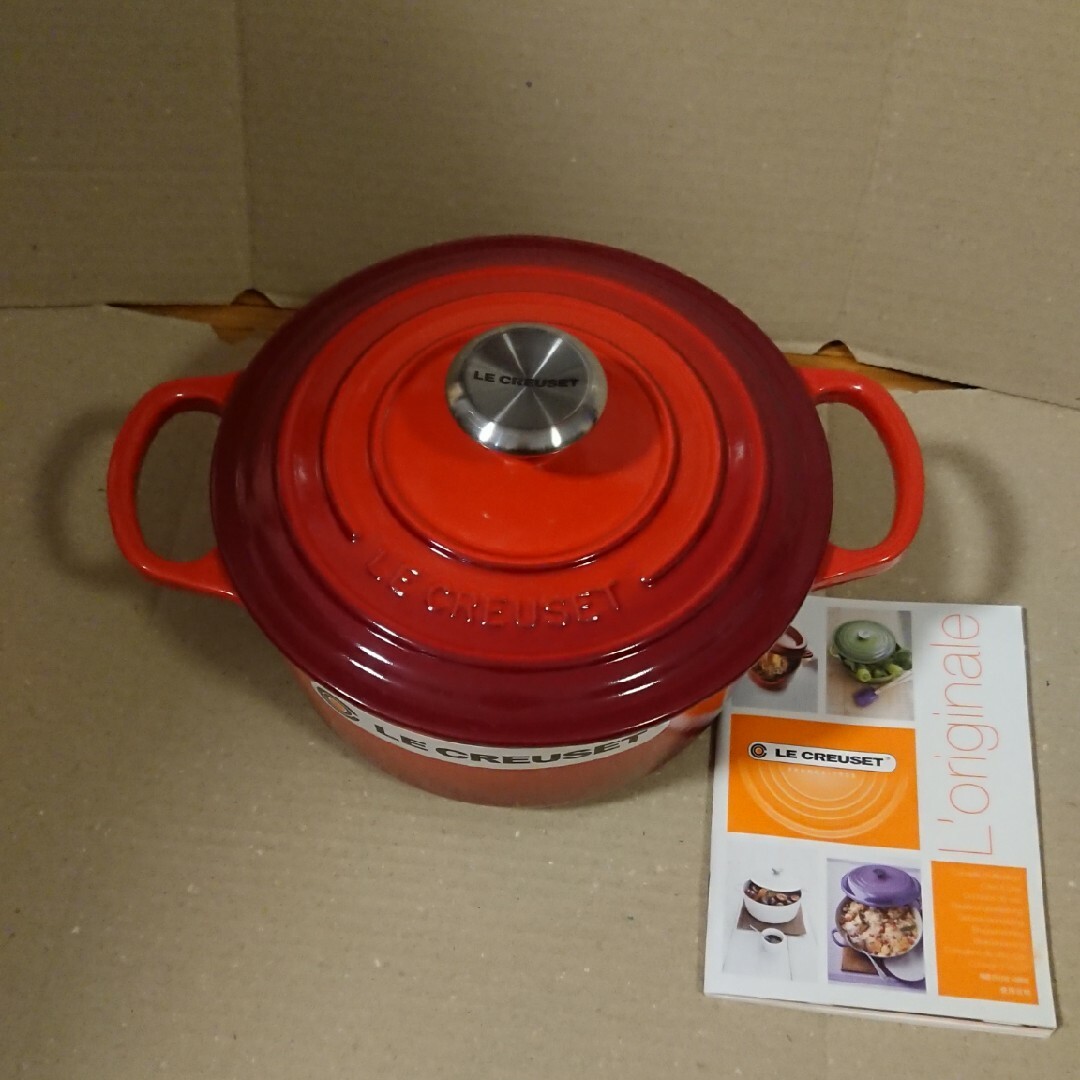 LE CREUSET(ルクルーゼ)のル・クルーゼ ココットロンド 18cm チェリーレッド インテリア/住まい/日用品のキッチン/食器(鍋/フライパン)の商品写真