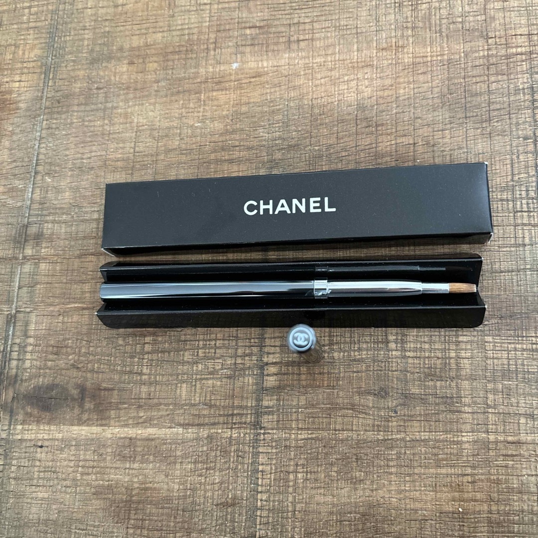 CHANEL(シャネル)のako様専用(新品)CHANEL リップブラシ コスメ/美容のベースメイク/化粧品(その他)の商品写真