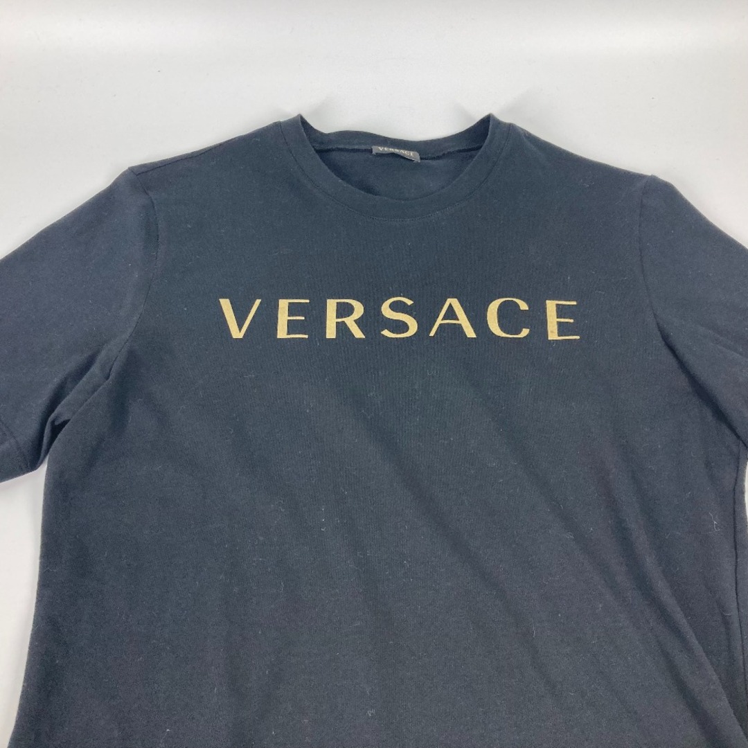 VERSACE(ヴェルサーチ)のヴェルサーチ VERSACE ロゴ アパレル トップス 半袖Ｔシャツ コットン ブラック 美品 レディースのトップス(Tシャツ(半袖/袖なし))の商品写真