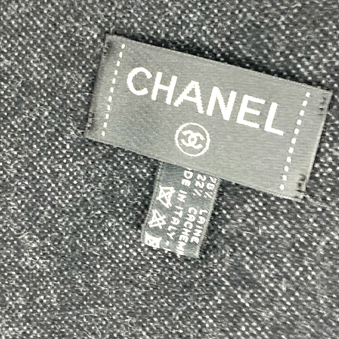 CHANEL(シャネル)のシャネル CHANEL CC ココマーク G19 バイカラー インテリア フリンジ ひざかけ 毛布 ブランケット ウール/カシミヤ ブラック 未使用 インテリア/住まい/日用品のインテリア/住まい/日用品 その他(その他)の商品写真