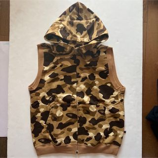 アベイシングエイプ(A BATHING APE)のA BATHING APE BAPE ノースリーブパーカー　Mサイズ(パーカー)